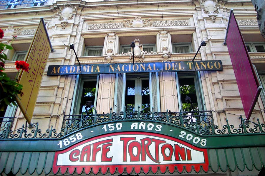 fachada del cafe tortoni en Buenos Aires